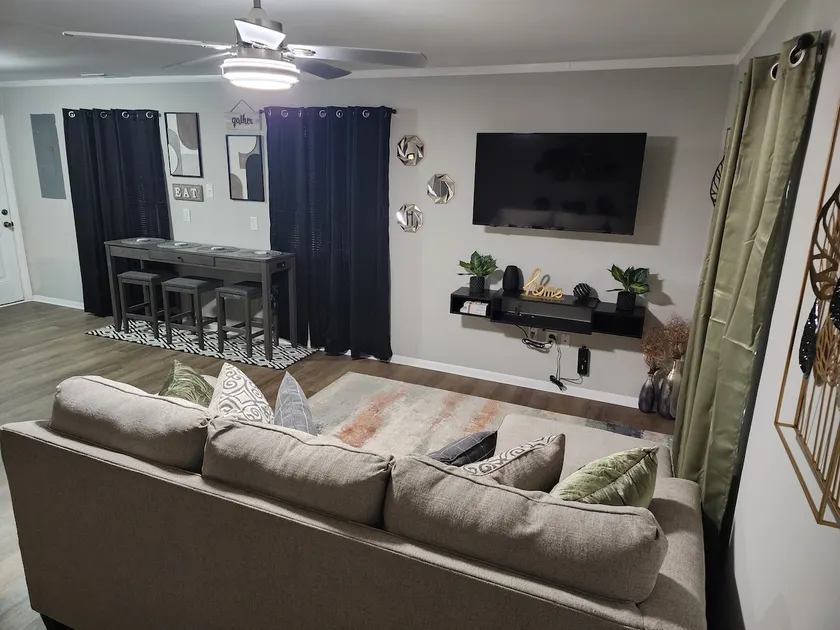3BR Coastal Retreat 1 mile from the beach - Image 1