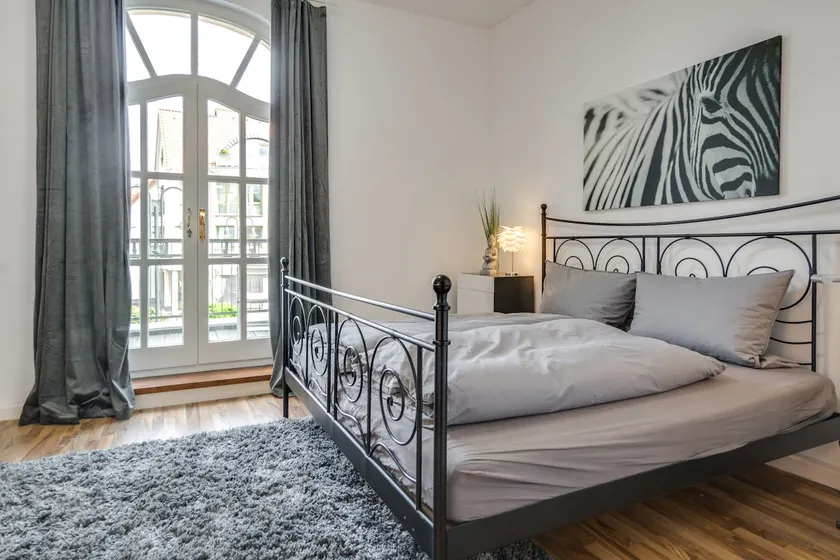 Central apartment in the city - Image 1