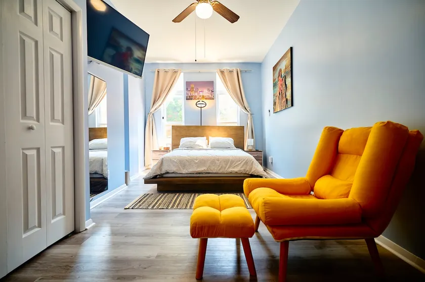 Stylish 1BR Federal Hill Apt with Parking! - Image 1