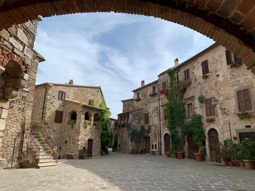 Maremma Castle Apartment - Image 1