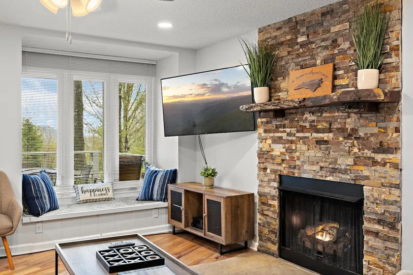 Hike To Slopes, King Bed, View, Recently Renovated - Image 1