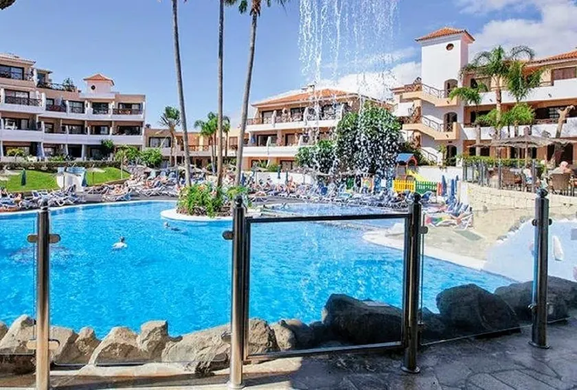 Apt Bibs pool view Parque Albatros - Image 1