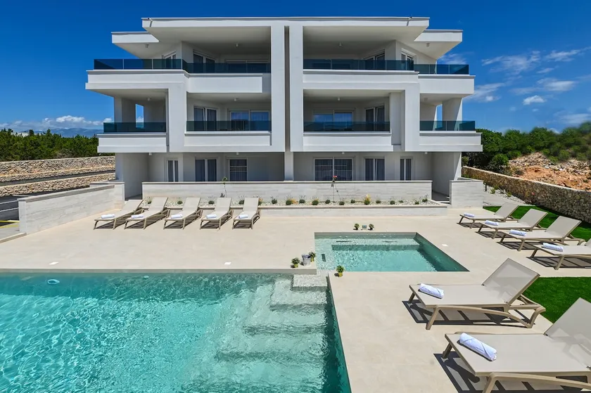 One-Bedroom apartment Lux with Pool - Image 1