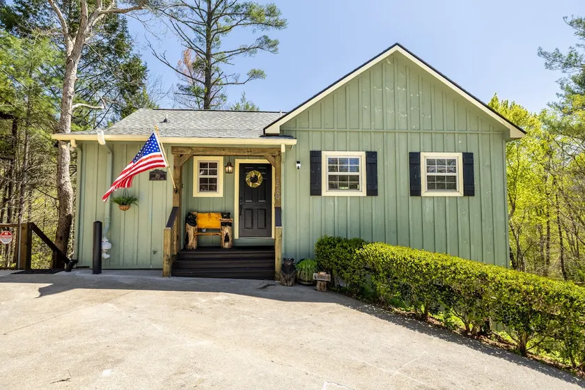 The Great Smoky Mountains Cabin - Image 1