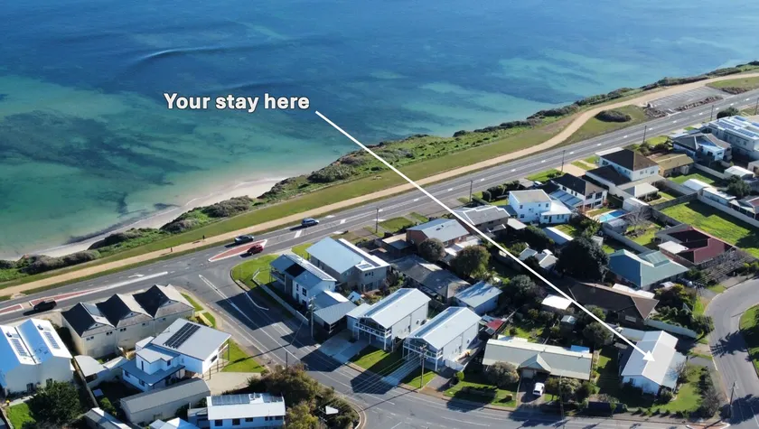 The Little Beach Retreat - Relaxing family sized home one street from the sea! - Image 1