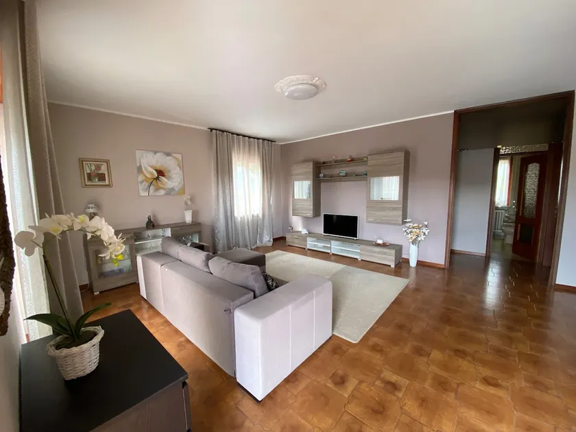Apartment in Borgomanero - Image 1