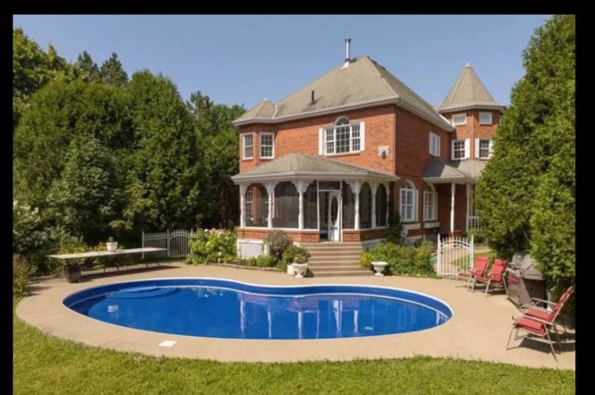Waterfront_heated pool_private acre courtyard - Image 1