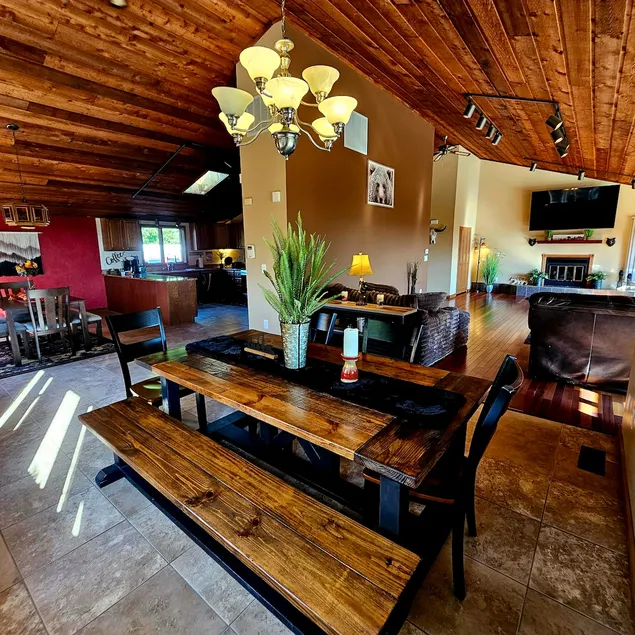Eagles Nest Lodge - Image 1