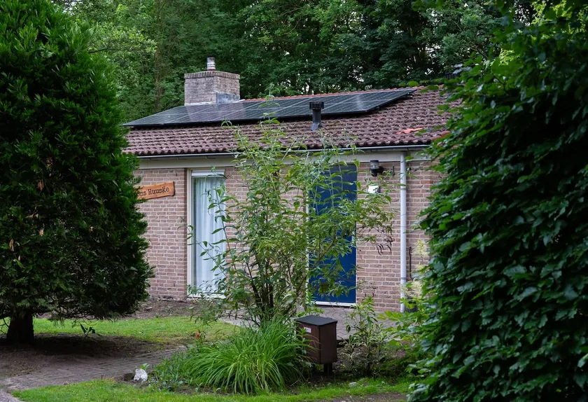 5 pers. Bungalow with large garden in wooded area - Image 1