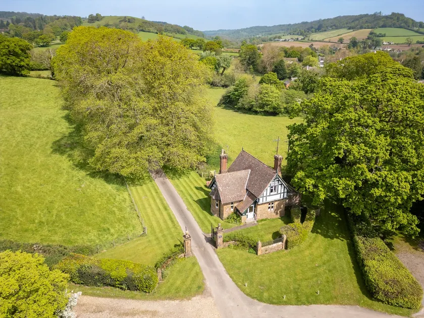 NEWLY Renovated Lodge Sleeps 5 Sidbury, Devon - Image 1