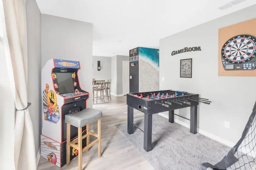 Hot Tub | Fire Pit | Game Room | 15 Min to Beach - Image 1
