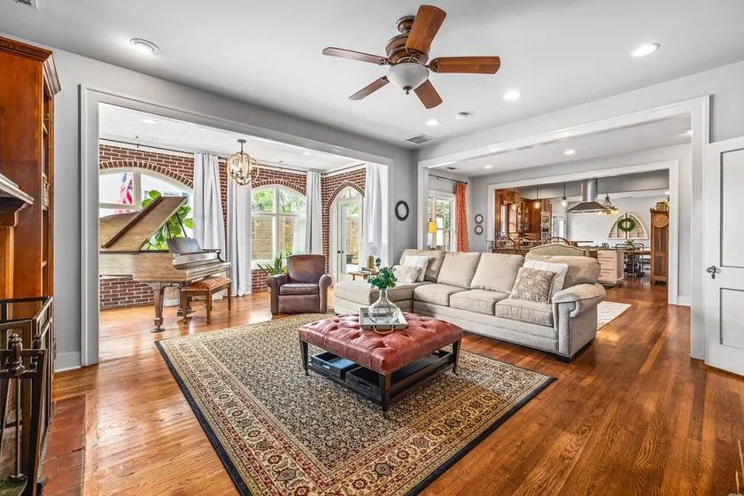 The Buford Manor - Image 1