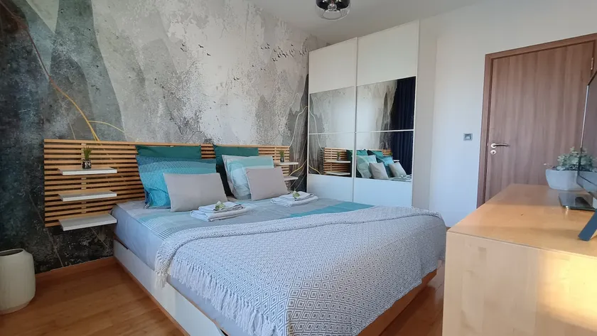 Modern Comfort near Airport, The Mall, TechPark by KeyBox - Image 1