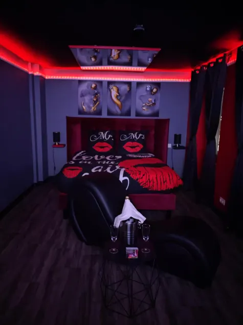 Pleasure Escape – Spa & Love Room - Image 1