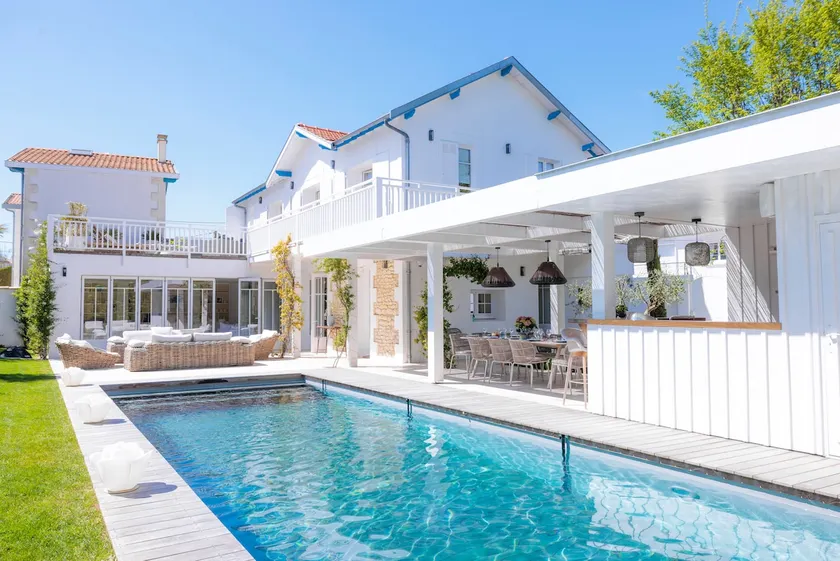 Villa Les Peupliers with pool by the sea - Image 1