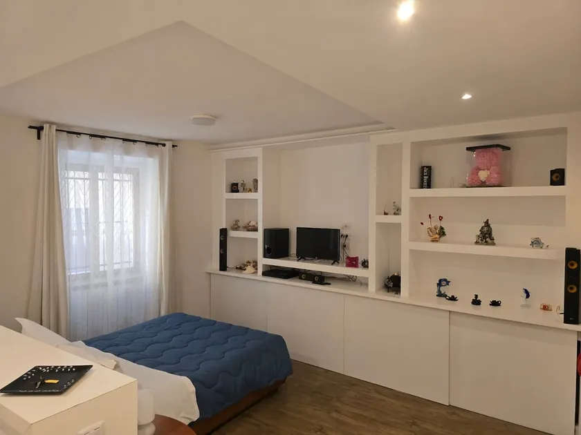 Home ANISIA - Image 1