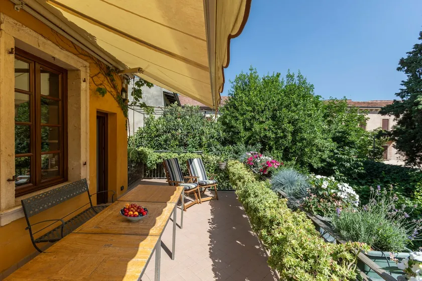 Giardino Giusti House & Court - Image 1