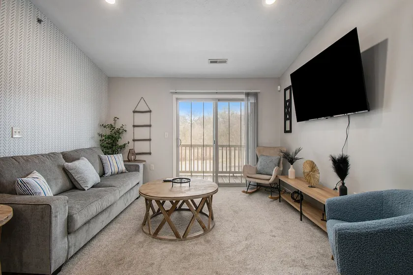 Mishawaka Serenity: Modern 2 BR Gem - Image 1
