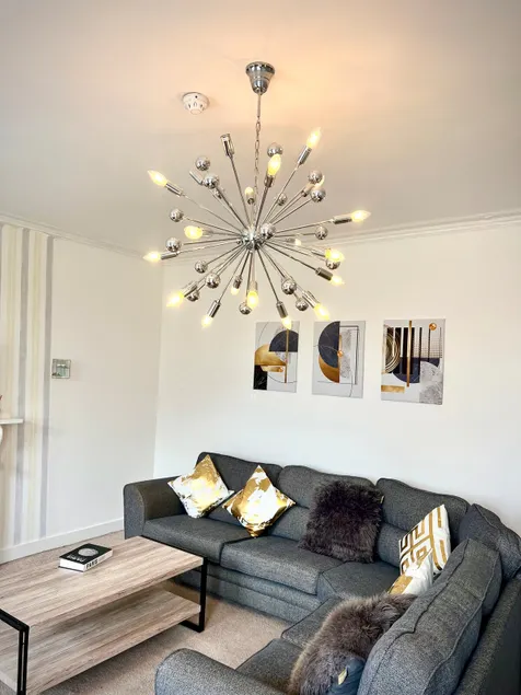 FREE Parking! Modern Central Apartment in Plymouth - Image 1
