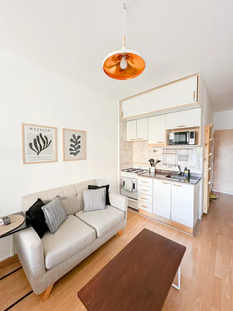 Charming & Comfy Almagro Gem: Balcony ~ Double Bed - Image 1