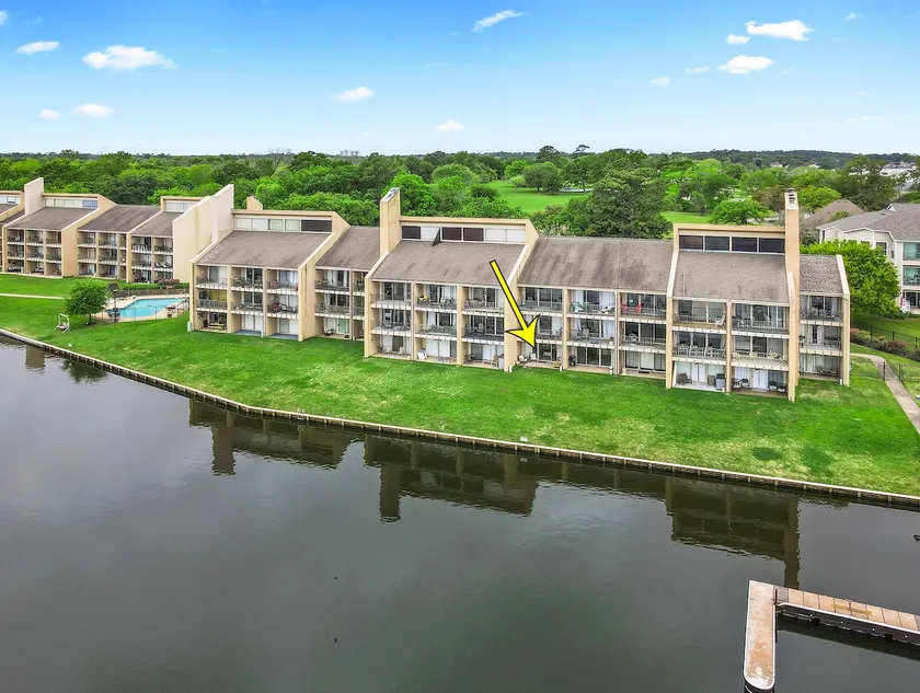 Lakeside Getaway on Lake Conroe - Image 1