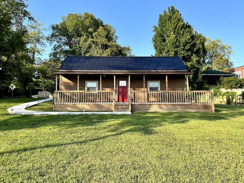 Lillie's Pad - Image 1