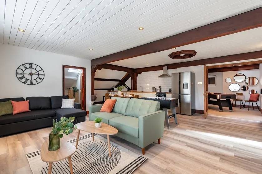 5BR Converted Church - Parking - Pool Table - WiFi - Image 1