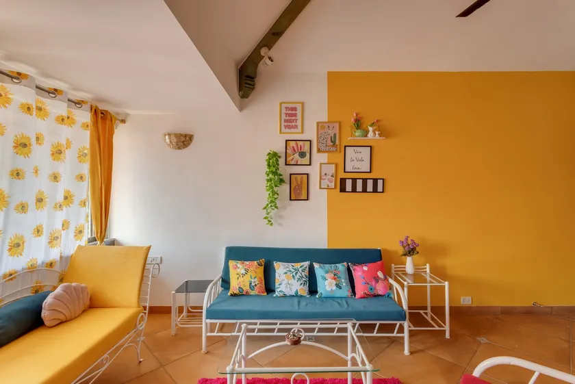 Artsy 2BHK 3 min to Candolim Beach | 10min to Baga - Image 1