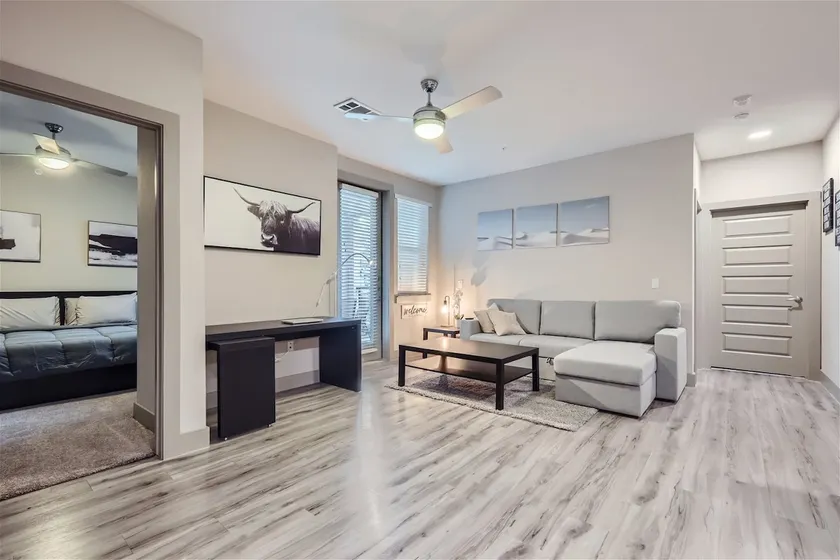 Cozy 2-bedroom apartment in lovely Austin - Image 1