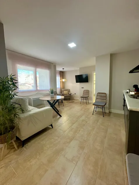 Apartamentos Puente Romano Suites Parking Gratis - Image 1