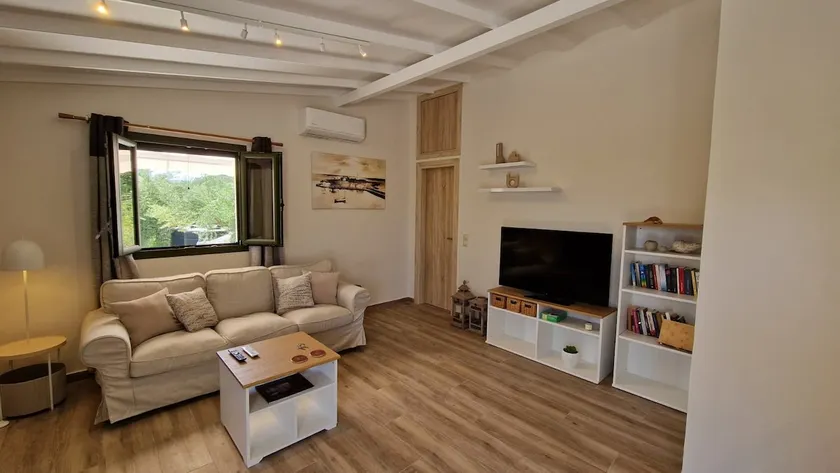 George's Country Guesthouse - Image 1