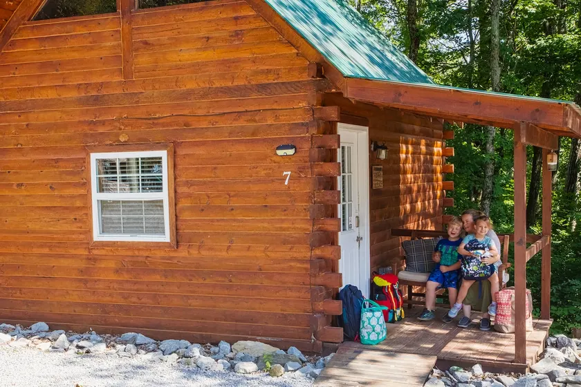 Private Log Cabin with loft in Columbia Kentucky - Image 1