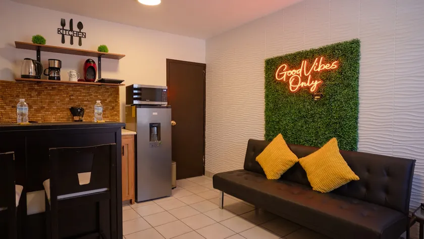 ”California” cozy, private and quiet. - Image 1