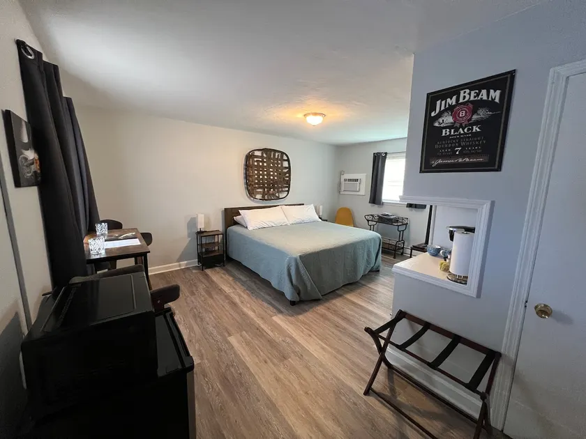 Belle Beam Room - Short Walk to Historic Downtown - Image 1