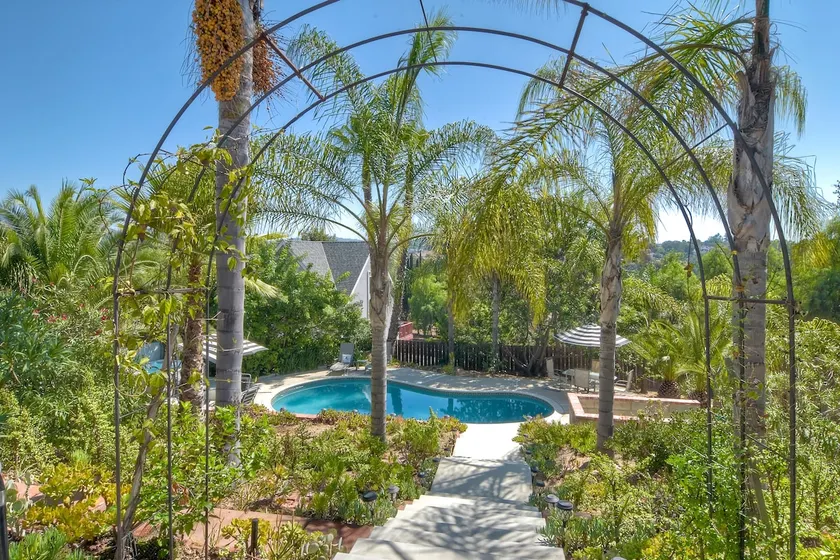 Vista Group Getaway Pool & Hot Tub - Image 1