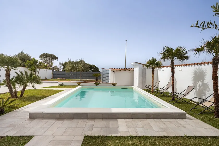 Villa with Pool on the Sea - Image 1