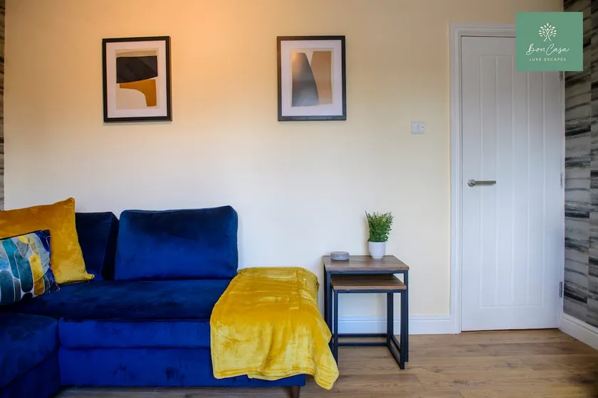Casa Luxury Lincoln - Sleeps 7 - Parking - Image 1