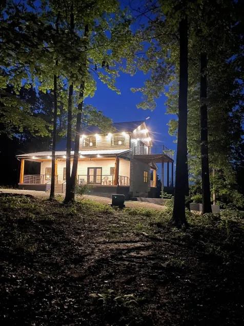 Rustic Elegance: Secluded 3 BR house in the Woods! - Image 1
