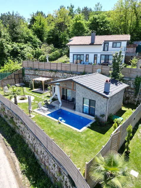 1+1 Bougainvillea Stone House with Garden and Heated Pool - Image 1