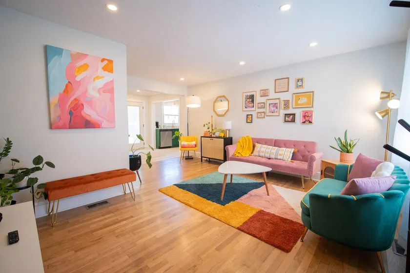 Unbeatable Location! Newly Renovated 2 Bed 1 Bath - Image 1