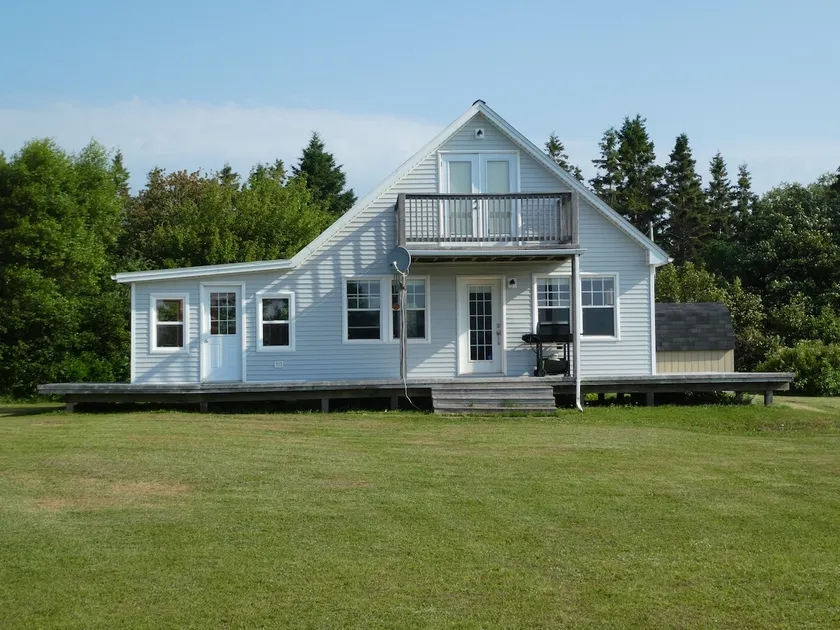 Oceanfront cottage - Image 1