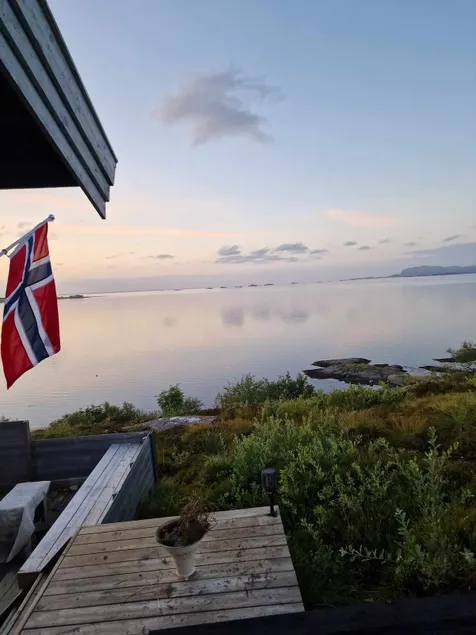 View cabin in peaceful area - Image 1