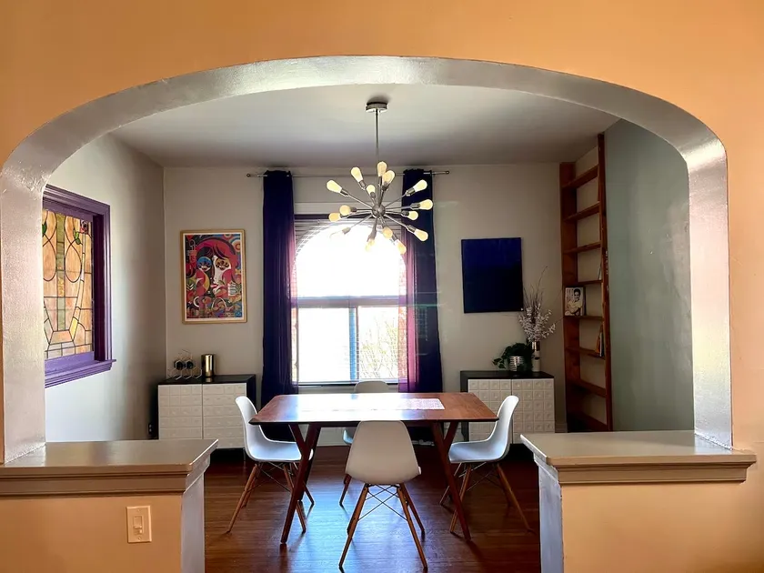 1st Flr -Tower Grove Artsy Apt - Image 1