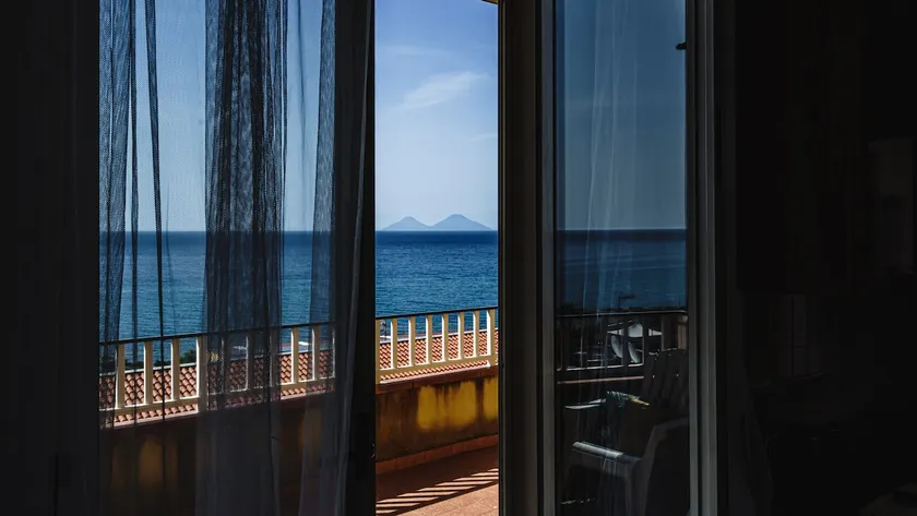 Grazia's Aeolian View House - Image 1