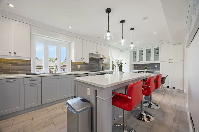 Luxury & Stylish 3BD | Chefs Kitchen & Cozy - Image 1