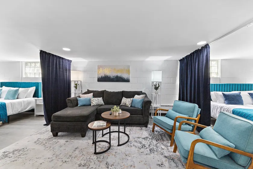 Cozy Speedway Basement~Queen Beds~Kitchenette - Image 1