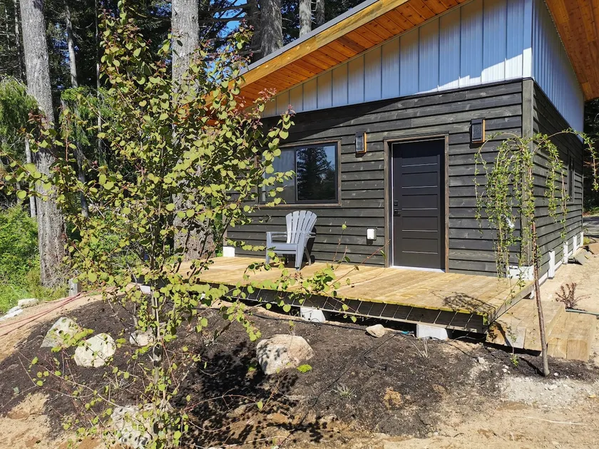Quadra Island Cabin - Image 1