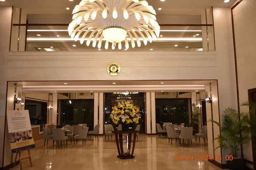 Flower Valley: Experience Serene Luxury - Image 1