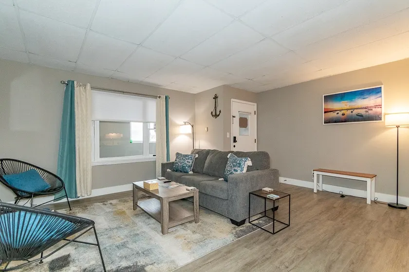 Welcome to the Break Wall Suite! - Image 1