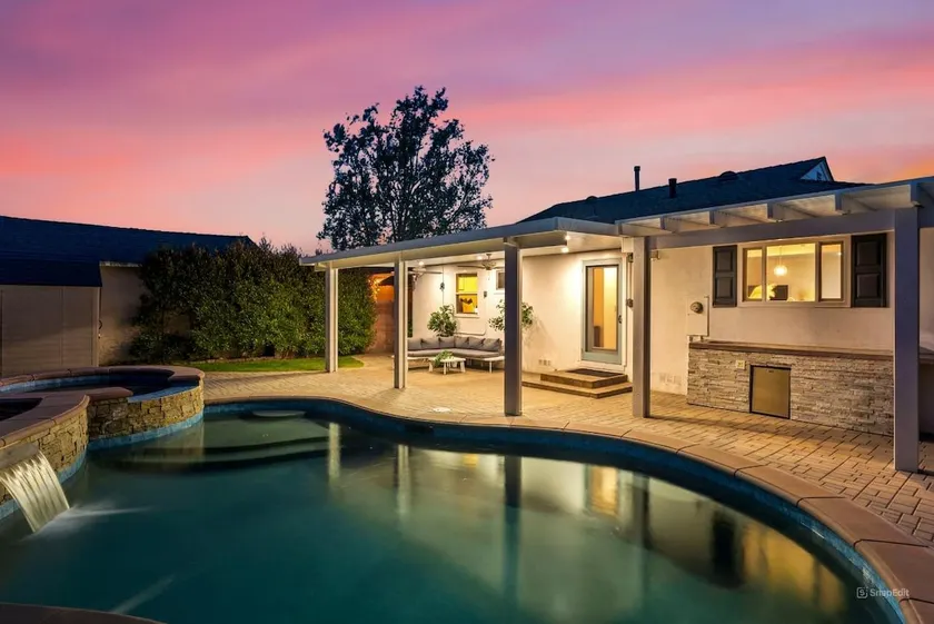 Sterling House: Lux Getaway w/ heated pool & spa - Image 1